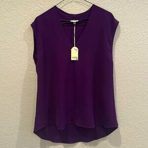 Women’s deep purple sleeveless v-neck top size M. NEW